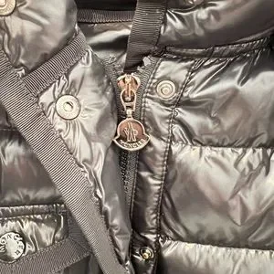 MONCLER 直営店★Armoise Short Down Jacket★国内発送 Moncler Armoniques Short Down Jacket | REVERSIBLE